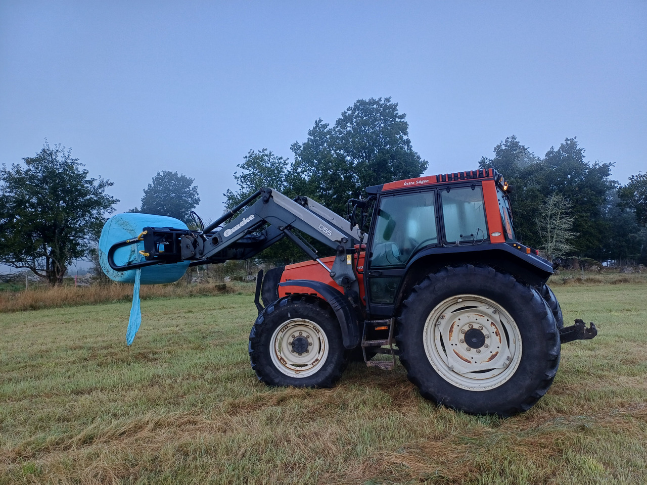 Valtra 6850 Hitech - 장궤형 트랙터 : 사진 1 Valtra 6850 Hitech - 장궤형 트랙터 : 사진 1