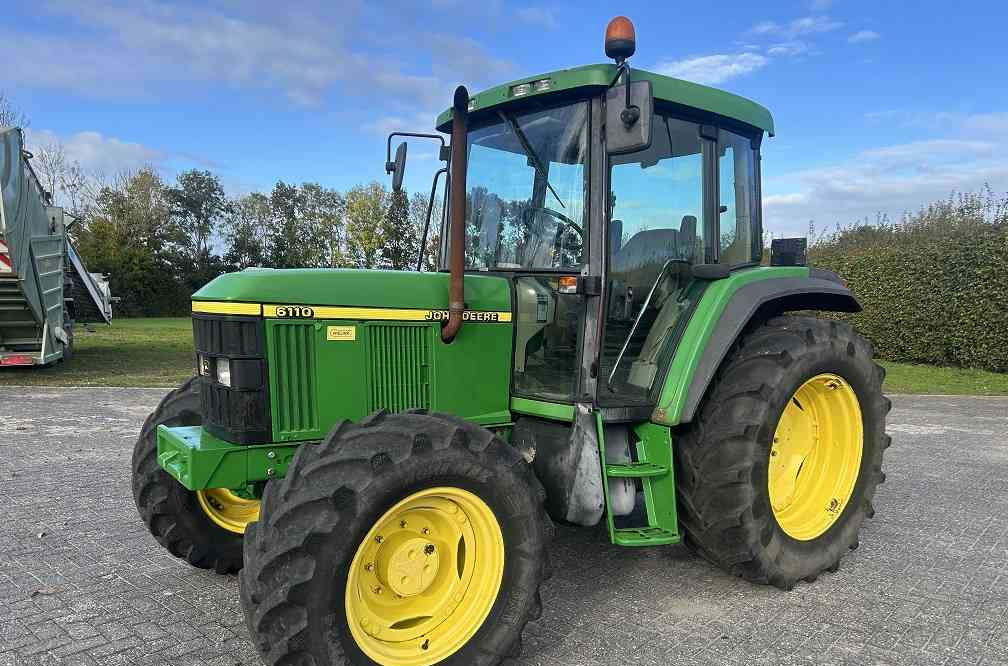 John Deere 6110 - 장궤형 트랙터 : 사진 1 John Deere 6110 - 장궤형 트랙터 : 사진 1
