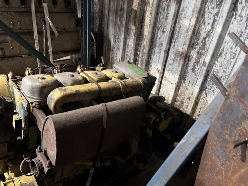 Deutz F4L912 - 엔진 : 사진 3 Deutz F4L912 - 엔진 : 사진 3