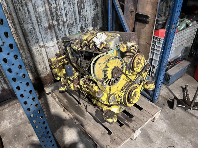 Deutz F4L912 - 엔진 : 사진 2 Deutz F4L912 - 엔진 : 사진 2