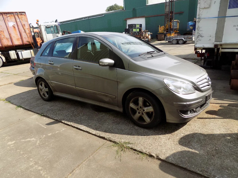 Mercedes-Benz B-Klasse 200 CDI - 차량 : 사진 3 Mercedes-Benz B-Klasse 200 CDI - 차량 : 사진 3