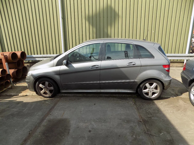 Mercedes-Benz B-Klasse 200 CDI - 차량 : 사진 2 Mercedes-Benz B-Klasse 200 CDI - 차량 : 사진 2
