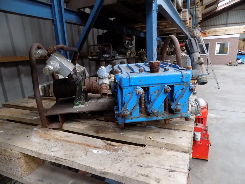 Hoge drukpomp-high pressure pump toilet tanker hoge drukpomp[ -high pressure pump - 진공 흡입 트럭 : 사진 5 Hoge drukpomp-high pressure pump toilet tanker hoge drukpomp[ -high pressure pump - 진공 흡입 트럭 : 사진 5