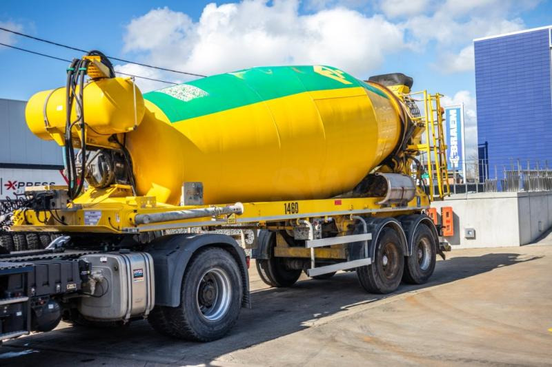 DE BUF BETON MIXER/MALAXEUR/MISCHER-10M3 - 콘크리트 믹서 세미 트레일러 : 사진 1 DE BUF BETON MIXER/MALAXEUR/MISCHER-10M3 - 콘크리트 믹서 세미 트레일러 : 사진 1