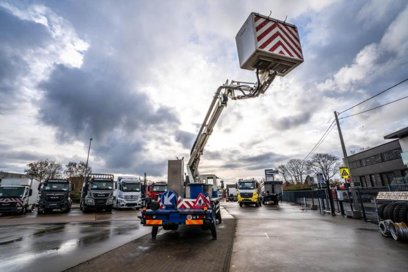 Iveco 130E18 + COMET 165 TA - 트럭 탑재 고가작업 플랫폼 : 사진 3 Iveco 130E18 + COMET 165 TA - 트럭 탑재 고가작업 플랫폼 : 사진 3