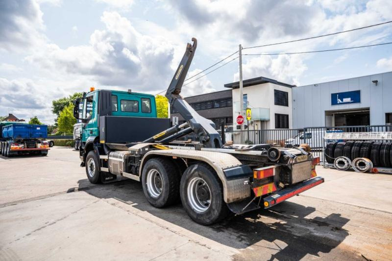 Iveco TRAKKER 360-6x4-PALFINGER - 후크 리프트 트럭 : 사진 5 Iveco TRAKKER 360-6x4-PALFINGER - 후크 리프트 트럭 : 사진 5