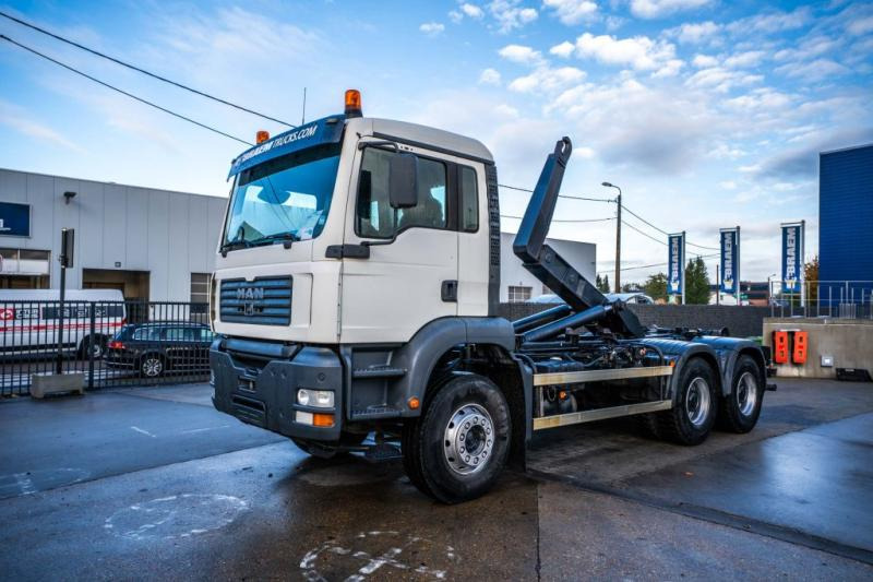 MAN TGA 33.360 BB - 후크 리프트 트럭 : 사진 1 MAN TGA 33.360 BB - 후크 리프트 트럭 : 사진 1