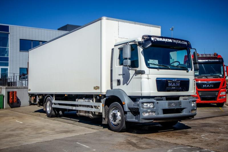 MAN TGM 18.250 BL -E5 - 박스 트럭 : 사진 2 MAN TGM 18.250 BL -E5 - 박스 트럭 : 사진 2
