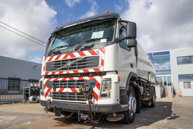 Volvo FM 340 - BUCHER SCHÖRLING 8000 - 거리 청소 차량 : 사진 2 Volvo FM 340 - BUCHER SCHÖRLING 8000 - 거리 청소 차량 : 사진 2
