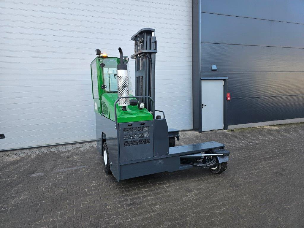Combilift Amlift C4000 - 4방향 리치 트럭 : 사진 5 Combilift Amlift C4000 - 4방향 리치 트럭 : 사진 5