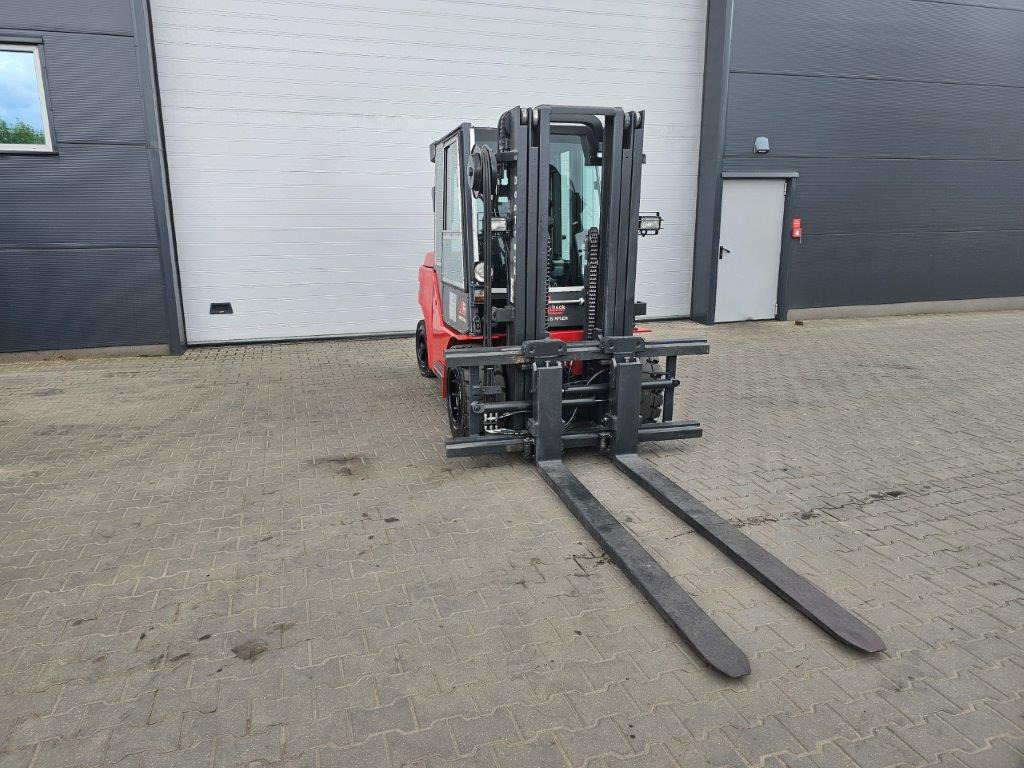 Dan Truck 8450DG Container-Indoor-Stapler -TRIPLEX - 디젤 지게차 : 사진 5 Dan Truck 8450DG Container-Indoor-Stapler -TRIPLEX - 디젤 지게차 : 사진 5
