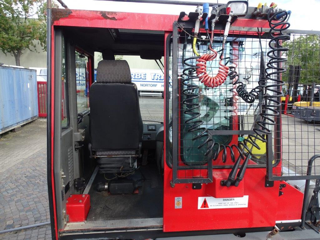 터미널 트랙터 Kalmar TTX182A - Strassenzulassung : 사진 7