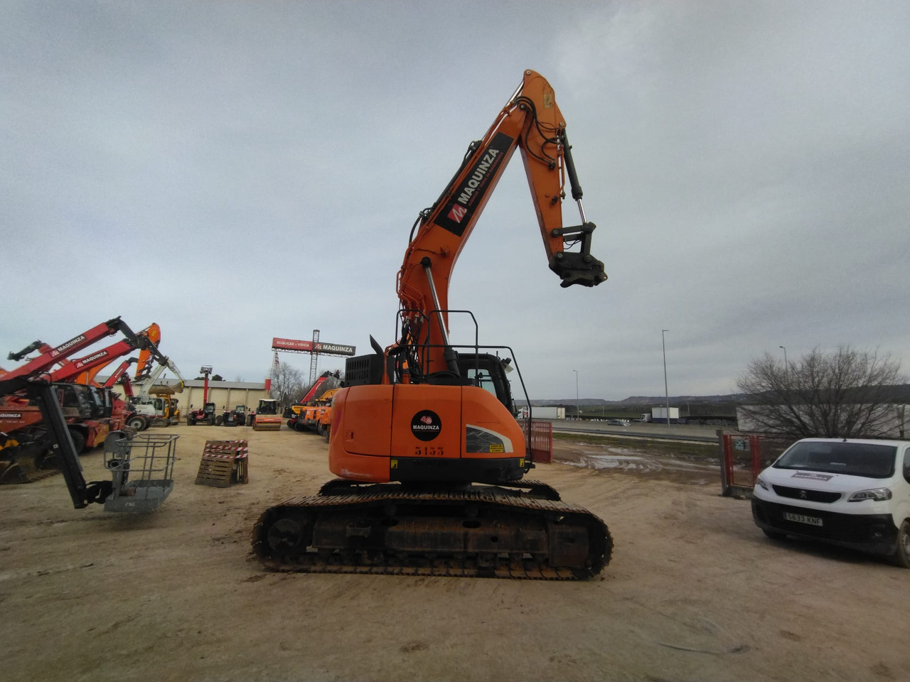 DOOSAN DX235LCR - 크롤러 굴삭기 : 사진 3 DOOSAN DX235LCR - 크롤러 굴삭기 : 사진 3