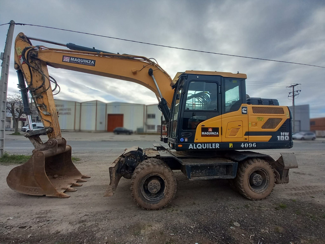 HYUNDAI HW180 - 휠 굴삭기 : 사진 1 HYUNDAI HW180 - 휠 굴삭기 : 사진 1