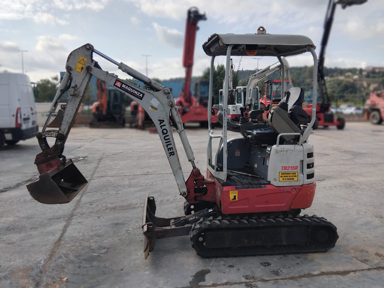 TAKEUCHI TB215R EASY - 미니 굴삭기 : 사진 1 TAKEUCHI TB215R EASY - 미니 굴삭기 : 사진 1