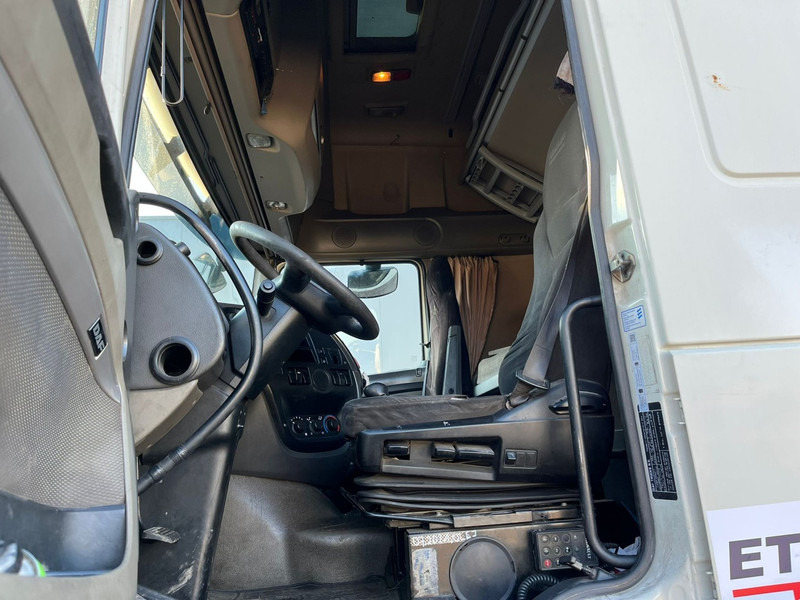리스 DAF 105 XF 460 Super Space Cab (MANUAL GEARBOX / BOITE MANUELLE) DAF 105 XF 460 Super Space Cab (MANUAL GEARBOX / BOITE MANUELLE) : 사진 17