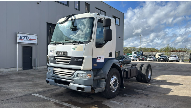 DAF 55 LF 250 (MANUAL GEARBOX / BOITE MANUELLE) - 캡 새시 트럭 : 사진 1 DAF 55 LF 250 (MANUAL GEARBOX / BOITE MANUELLE) - 캡 새시 트럭 : 사진 1