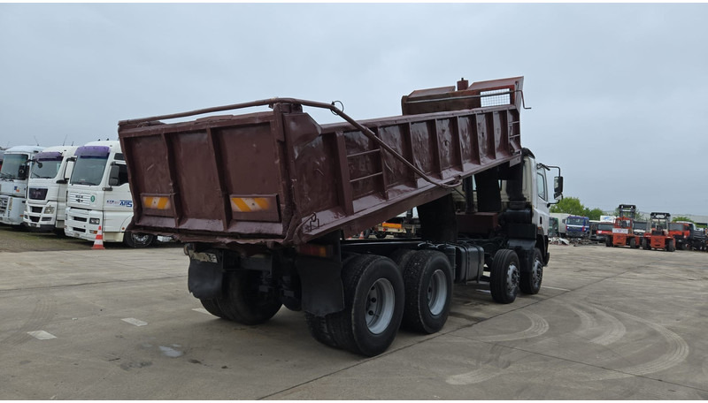DAF 85 CF 340 (EURO 2 / MANUAL PUMP / STEEL SUSP. / POSSIBLE AS CHASSIS / 8X4) - 덤프트럭 : 사진 5 DAF 85 CF 340 (EURO 2 / MANUAL PUMP / STEEL SUSP. / POSSIBLE AS CHASSIS / 8X4) - 덤프트럭 : 사진 5