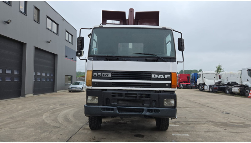 DAF 85 CF 340 (EURO 2 / MANUAL PUMP / STEEL SUSP. / POSSIBLE AS CHASSIS / 8X4) - 덤프트럭 : 사진 2 DAF 85 CF 340 (EURO 2 / MANUAL PUMP / STEEL SUSP. / POSSIBLE AS CHASSIS / 8X4) - 덤프트럭 : 사진 2
