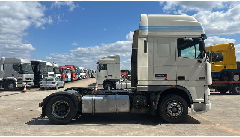 DAF 95 XF 380 (BOITE MANUELLE / EURO 3 / MANUAL GEARBOX / TRES BONNE ETAT) - 트랙터 유닛 : 사진 4 DAF 95 XF 380 (BOITE MANUELLE / EURO 3 / MANUAL GEARBOX / TRES BONNE ETAT) - 트랙터 유닛 : 사진 4
