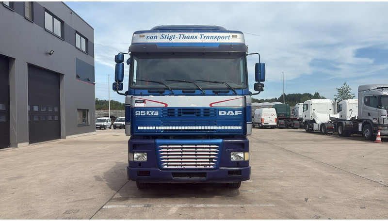 DAF 95 XF 380 (EURO 2 / BOITE MANUELLE / MANUAL GEARBOX / GOOD CONDITION) - 트랙터 유닛 : 사진 2 DAF 95 XF 380 (EURO 2 / BOITE MANUELLE / MANUAL GEARBOX / GOOD CONDITION) - 트랙터 유닛 : 사진 2
