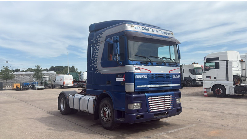 DAF 95 XF 380 (EURO 2 / BOITE MANUELLE / MANUAL GEARBOX / GOOD CONDITION) - 트랙터 유닛 : 사진 3 DAF 95 XF 380 (EURO 2 / BOITE MANUELLE / MANUAL GEARBOX / GOOD CONDITION) - 트랙터 유닛 : 사진 3