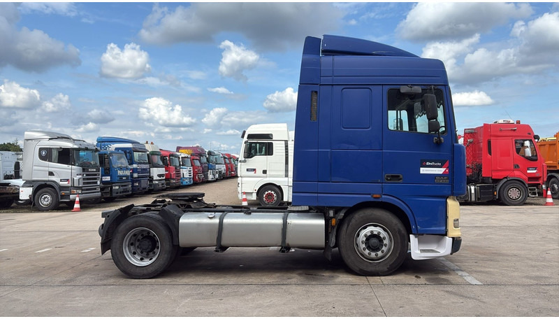 DAF 95 XF 430 (EURO 3 / BOITE MANUELLE / MANUAL GEARBOX) - 트랙터 유닛 : 사진 4 DAF 95 XF 430 (EURO 3 / BOITE MANUELLE / MANUAL GEARBOX) - 트랙터 유닛 : 사진 4