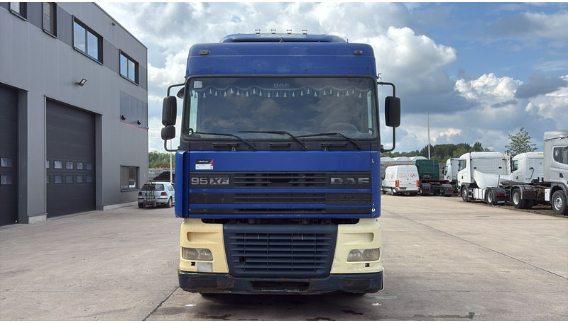 DAF 95 XF 430 (EURO 3 / BOITE MANUELLE / MANUAL GEARBOX) - 트랙터 유닛 : 사진 2 DAF 95 XF 430 (EURO 3 / BOITE MANUELLE / MANUAL GEARBOX) - 트랙터 유닛 : 사진 2