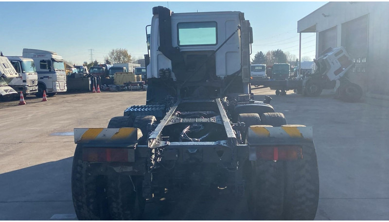 DAF CF 85.380 (EURO 3 / MANUAL GEARBOX / BOITE MANUELLE / BIG HUB / GRAND PONT / LAMES) - 캡 새시 트럭 : 사진 5 DAF CF 85.380 (EURO 3 / MANUAL GEARBOX / BOITE MANUELLE / BIG HUB / GRAND PONT / LAMES) - 캡 새시 트럭 : 사진 5