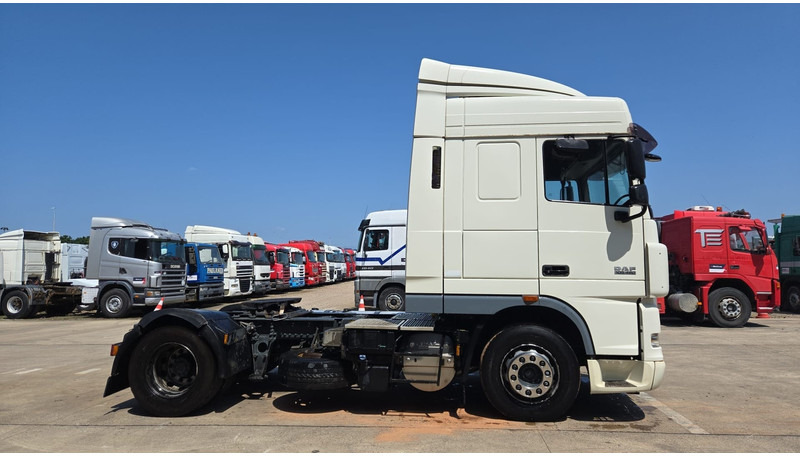DAF XF 105.460 (BOITE MANUELLE / MANUAL GEARBOX / PROPRE) - 트랙터 유닛 : 사진 4 DAF XF 105.460 (BOITE MANUELLE / MANUAL GEARBOX / PROPRE) - 트랙터 유닛 : 사진 4