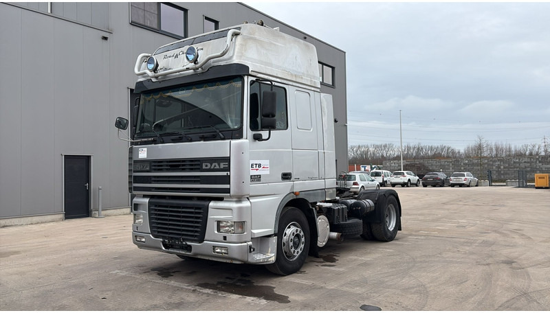 DAF XF 95.480 (EURO 3 / MANUAL GEARBOX / BOITE MANUELLE) - 트랙터 유닛 : 사진 1 DAF XF 95.480 (EURO 3 / MANUAL GEARBOX / BOITE MANUELLE) - 트랙터 유닛 : 사진 1