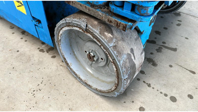 Genie GS1932 (8 meter) - 시저 리프트 : 사진 5 Genie GS1932 (8 meter) - 시저 리프트 : 사진 5