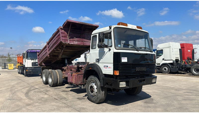 Iveco MAGIRUS 260 - 34 (LIVRAISON GRATUITE AU PORT D'ANVERS / POMPE MANUELLE) - 덤프트럭 : 사진 4 Iveco MAGIRUS 260 - 34 (LIVRAISON GRATUITE AU PORT D'ANVERS / POMPE MANUELLE) - 덤프트럭 : 사진 4