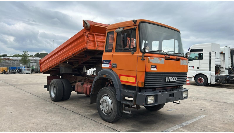 Iveco Magirus 170 - 23 (BOITE ZF / POMPE MANUELLE / V8 / LAMES / GRAND PONT) - 덤프트럭 : 사진 3 Iveco Magirus 170 - 23 (BOITE ZF / POMPE MANUELLE / V8 / LAMES / GRAND PONT) - 덤프트럭 : 사진 3