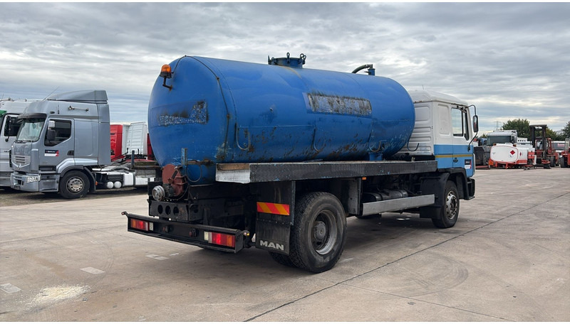 MAN 18.232 (MANUAL PUMP / POMPE MANUELLE / 11.000L) - 진공 흡입 트럭 : 사진 5 MAN 18.232 (MANUAL PUMP / POMPE MANUELLE / 11.000L) - 진공 흡입 트럭 : 사진 5