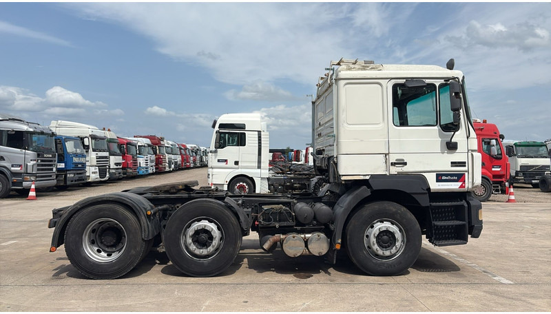 MAN 25.403 (6X2 / 6 CYLINDER / EURO 2 / MANUAL GEARBOX / 8 TYRES) - 트랙터 유닛 : 사진 3 MAN 25.403 (6X2 / 6 CYLINDER / EURO 2 / MANUAL GEARBOX / 8 TYRES) - 트랙터 유닛 : 사진 3
