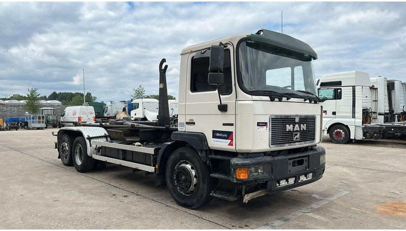 MAN 26.312 (6 CYLINDER / 6X2 / BELGIAN TRUCK IN GOOD CONDITION) - 후크 리프트 트럭 : 사진 3 MAN 26.312 (6 CYLINDER / 6X2 / BELGIAN TRUCK IN GOOD CONDITION) - 후크 리프트 트럭 : 사진 3
