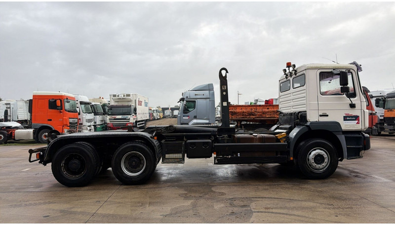 MAN 26.403 (STEEL SUSP. / LAMES / BIG AXLE / PERFECT CONDITION / CLEAN / 6 CYLINDER) - 캡 새시 트럭 : 사진 3 MAN 26.403 (STEEL SUSP. / LAMES / BIG AXLE / PERFECT CONDITION / CLEAN / 6 CYLINDER) - 캡 새시 트럭 : 사진 3