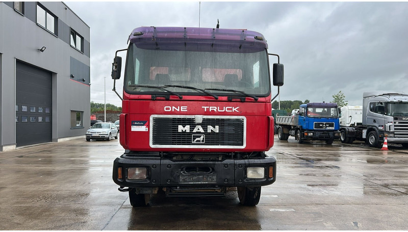 MAN 26.403 (STEEL SUSPENSION / VERY CLEAN / 6 CYLINDER / BIG AXLE / EURO 2) - 덤프트럭 : 사진 2 MAN 26.403 (STEEL SUSPENSION / VERY CLEAN / 6 CYLINDER / BIG AXLE / EURO 2) - 덤프트럭 : 사진 2