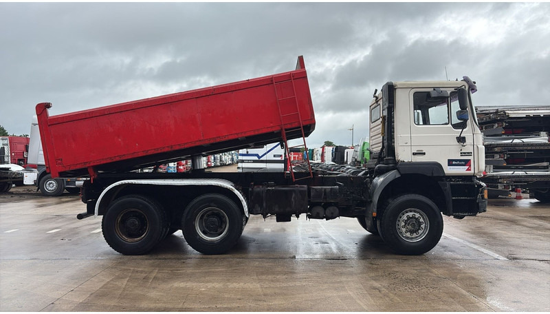 MAN 28.343 (EURO 2 / 6X6 / STEEL SUSP. / BIG AXLE / LAMES / GRAND PONT) - 덤프트럭 : 사진 4 MAN 28.343 (EURO 2 / 6X6 / STEEL SUSP. / BIG AXLE / LAMES / GRAND PONT) - 덤프트럭 : 사진 4