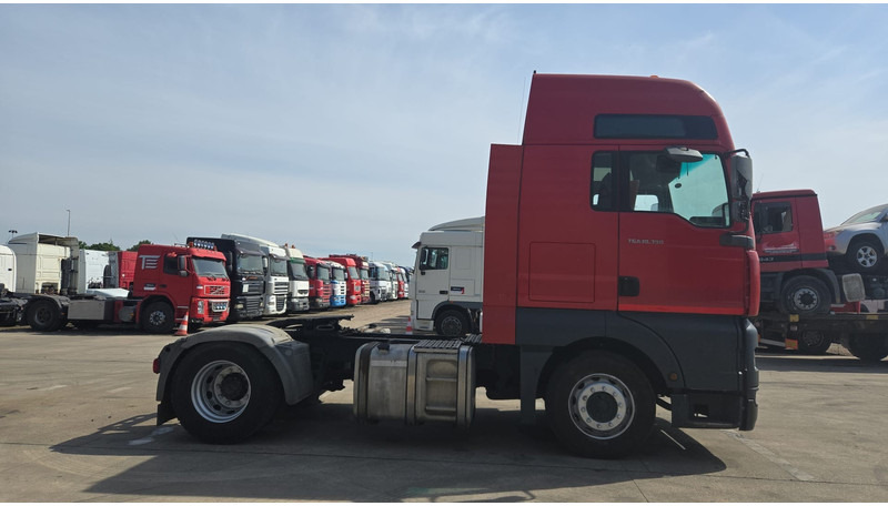 MAN TGA 18.390 (BOITE MANUELLE / MANUAL GEARBOX / PTO / POMPE HYDRAULIQUE) - 트랙터 유닛 : 사진 4 MAN TGA 18.390 (BOITE MANUELLE / MANUAL GEARBOX / PTO / POMPE HYDRAULIQUE) - 트랙터 유닛 : 사진 4