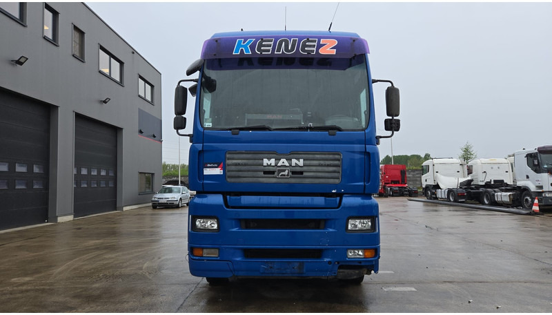 MAN TGA 18.410 (864.000 KM / MANUAL PUMP / MANUAL GEARBOX / RETARDER / POMPE MANUELLE) - 트랙터 유닛 : 사진 2 MAN TGA 18.410 (864.000 KM / MANUAL PUMP / MANUAL GEARBOX / RETARDER / POMPE MANUELLE) - 트랙터 유닛 : 사진 2