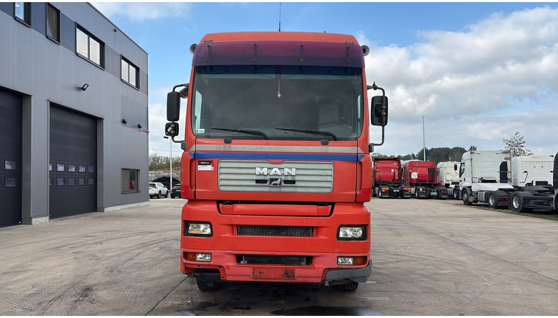 MAN TGA 18.410 (POMPE MANUELLE / MANUAL PUMP / BOITE MANUELLE / MANUAL GEARBOX) - 캡 새시 트럭 : 사진 2 MAN TGA 18.410 (POMPE MANUELLE / MANUAL PUMP / BOITE MANUELLE / MANUAL GEARBOX) - 캡 새시 트럭 : 사진 2