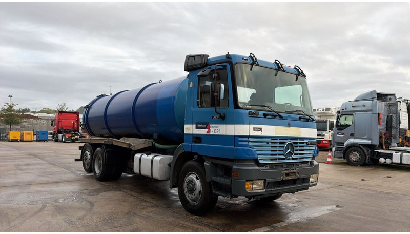 Mercedes-Benz ACTROS 2531 (16000 L / GRAND PONT / EPS / 6X2 / 3 PEDALES / V6) - 진공 흡입 트럭 : 사진 3 Mercedes-Benz ACTROS 2531 (16000 L / GRAND PONT / EPS / 6X2 / 3 PEDALES / V6) - 진공 흡입 트럭 : 사진 3