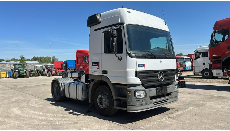 Mercedes-Benz Actros 1841 (EPS / DEVANT LAMES / PROPRE / MP2 / 3 PEDALES / V6) - 트랙터 유닛 : 사진 5 Mercedes-Benz Actros 1841 (EPS / DEVANT LAMES / PROPRE / MP2 / 3 PEDALES / V6) - 트랙터 유닛 : 사진 5