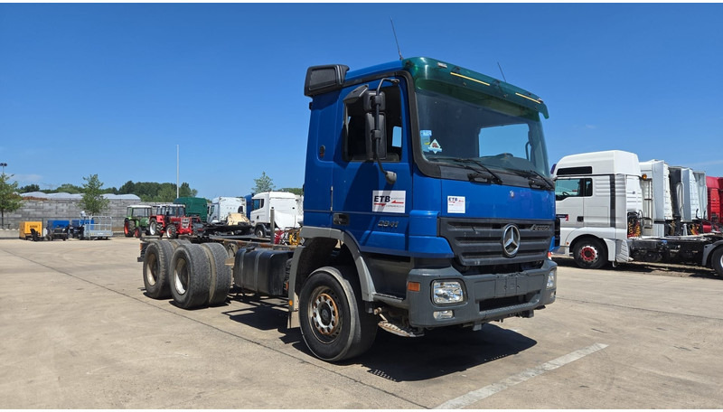 Mercedes-Benz Actros 2641 (LAMES / STEEL SUSP. / EPS / 3 PEDALES / GRAND PONT) - 트랙터 유닛 : 사진 2 Mercedes-Benz Actros 2641 (LAMES / STEEL SUSP. / EPS / 3 PEDALES / GRAND PONT) - 트랙터 유닛 : 사진 2