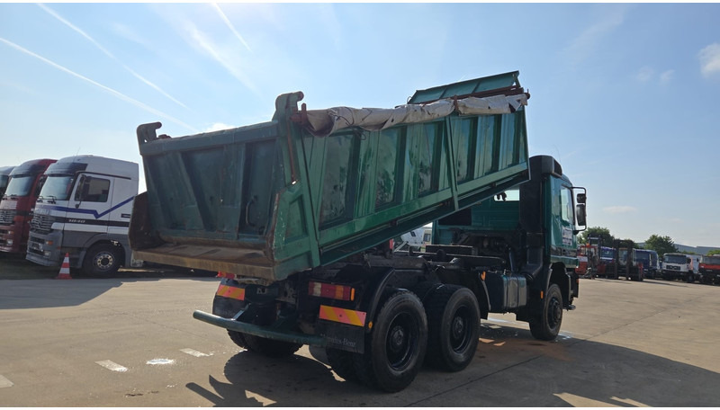 Mercedes-Benz Actros 3331 (BOITE MANUELLE / 6X6 / LAMES / GRAND PONT / V6) - 덤프트럭 : 사진 5 Mercedes-Benz Actros 3331 (BOITE MANUELLE / 6X6 / LAMES / GRAND PONT / V6) - 덤프트럭 : 사진 5