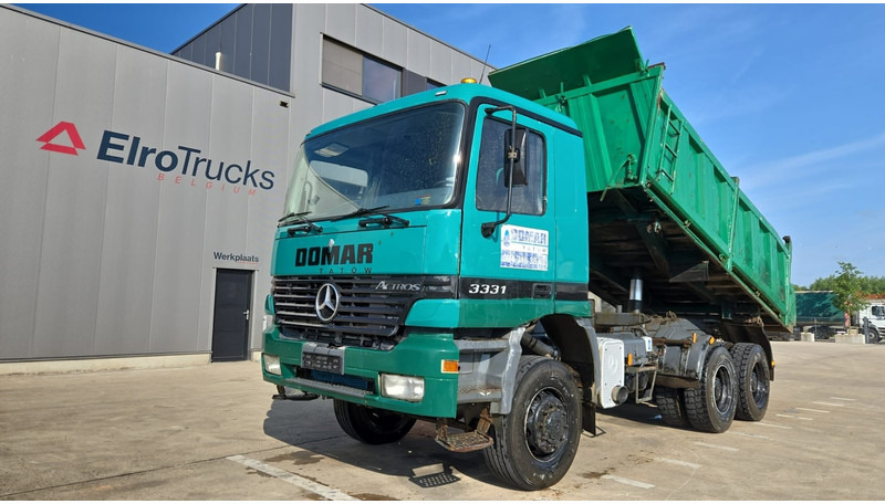 Mercedes-Benz Actros 3331 (BOITE MANUELLE / 6X6 / LAMES / GRAND PONT / V6) - 덤프트럭 : 사진 1 Mercedes-Benz Actros 3331 (BOITE MANUELLE / 6X6 / LAMES / GRAND PONT / V6) - 덤프트럭 : 사진 1