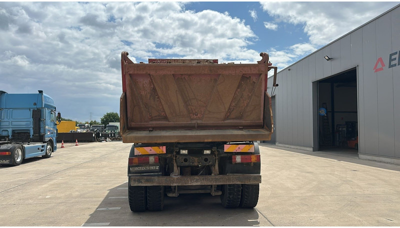 Mercedes-Benz Actros 4143 (8X6 / LAMES / EPS / V6 / GRAND PONT / BIG AXLE / 3 PEDALES) - 덤프트럭 : 사진 4 Mercedes-Benz Actros 4143 (8X6 / LAMES / EPS / V6 / GRAND PONT / BIG AXLE / 3 PEDALES) - 덤프트럭 : 사진 4
