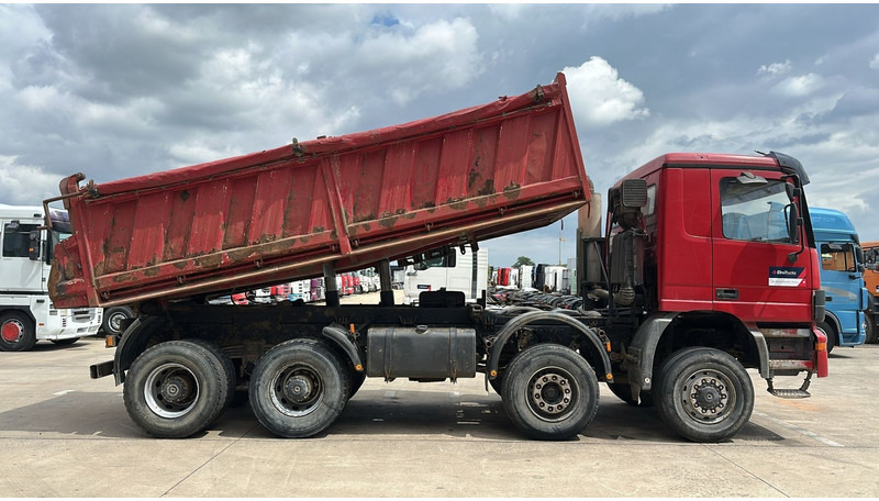 Mercedes-Benz Actros 4143 (8X6 / LAMES / EPS / V6 / GRAND PONT / BIG AXLE / 3 PEDALES) - 덤프트럭 : 사진 5 Mercedes-Benz Actros 4143 (8X6 / LAMES / EPS / V6 / GRAND PONT / BIG AXLE / 3 PEDALES) - 덤프트럭 : 사진 5